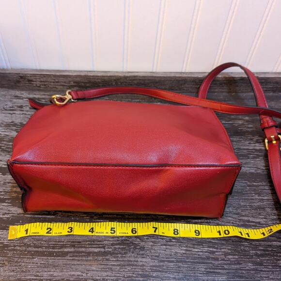 Sondra Roberts Squared Red Vegan Leather Crossbody Bag With Adjustable Strap - Picture 5 of 5